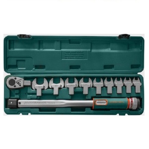Динамометрический ключ 1/2 со шкалой 40-200 НМ и насадки 12-30 мм 11 предметов JONNESWAY T102001S